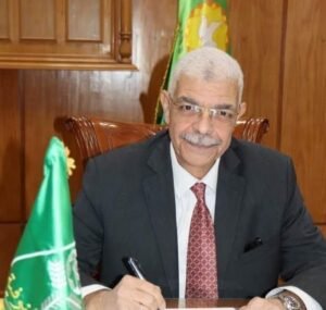 رئيس جامعة المنوفية يصدر قرارات جديدة بتعيين وكلاء ورؤساء أقسام لتطوير الأداء بالكليات