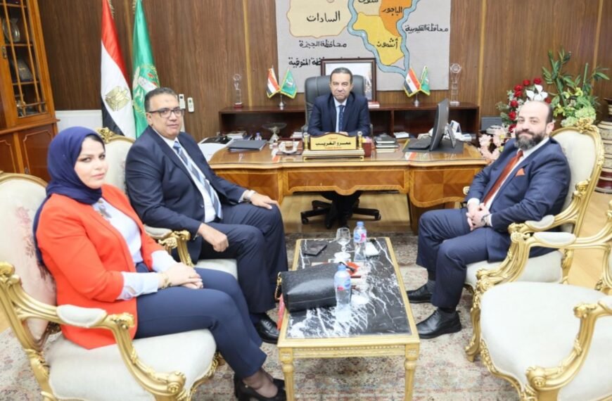 محافظ المنوفية يلتقي عميد معهد الأورام ومدير مستشفى الأورام بجامعة المنوفية لتعزيز الخدمات الطبية المقدمة