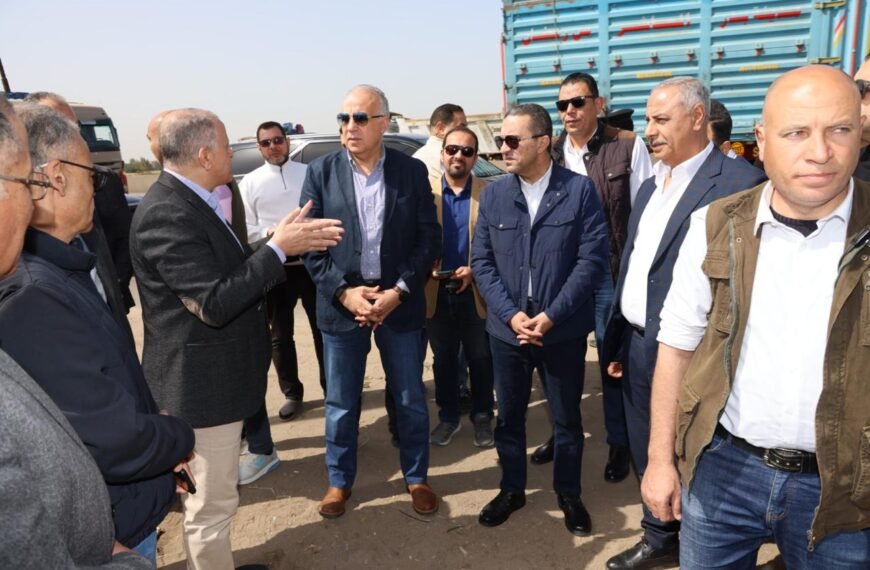 محافظ المنوفية يستقبل وزير الري ويتفقدان أعمال إنشاء سحارة أبنهس الجديدة بقويسنا