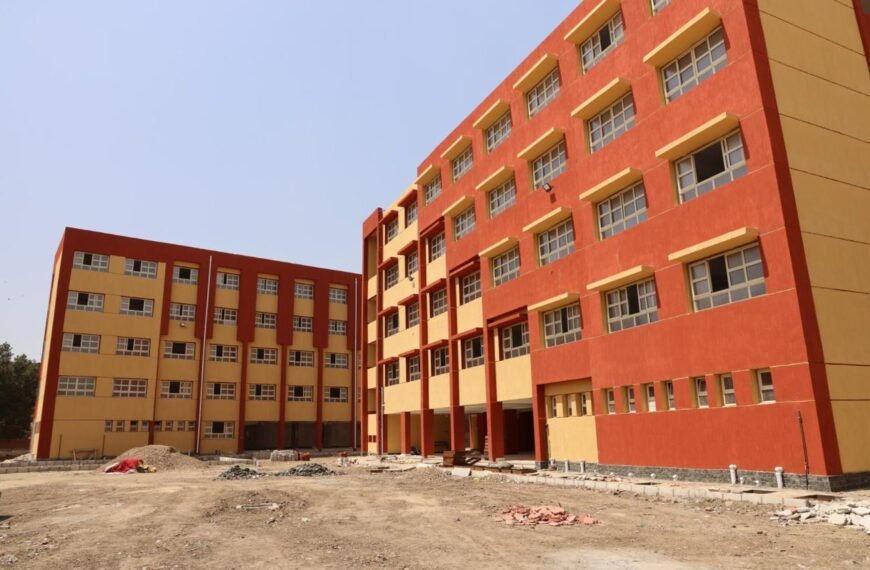 محافظ المنوفية يتفقد إنشاءات مدرسة السادات الثانوية التجارية بإستثمارات 20 مليون جنيه بإجمالي 57 فصل دراسي