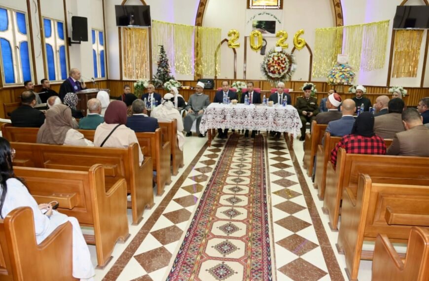 محافظ المنوفية ورئيس الجامعة يزوران مقر الكنيسة الإنجيلية بشبين الكوم لتقديم التهنئة بعيد القيامة المجيد