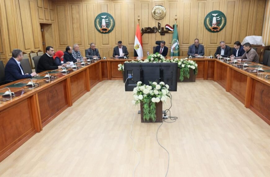 محافظ المنوفية يناقش الإستعدادات النهائية لموسم حصاد وتوريد القمح ويوجه بتقديم الدعم والتيسيرات اللازمة للمزارعين