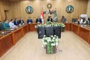 محافظ المنوفية يناقش آليات ومقترحات تطوير ” الهوية البصرية ” للحفاظ على التراث والارتقاء بالمظهر الحضاري