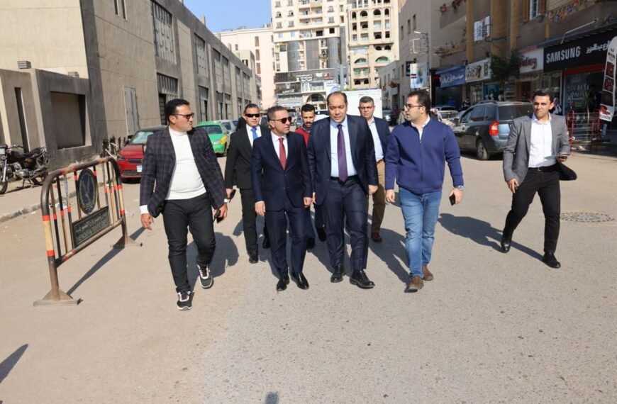 محافظ المنوفية يتفقد شارع الإستاد ومحطة عاطف السادات ويوجه بعرض مقترح لطرح سوق سيارات شبين الكوم