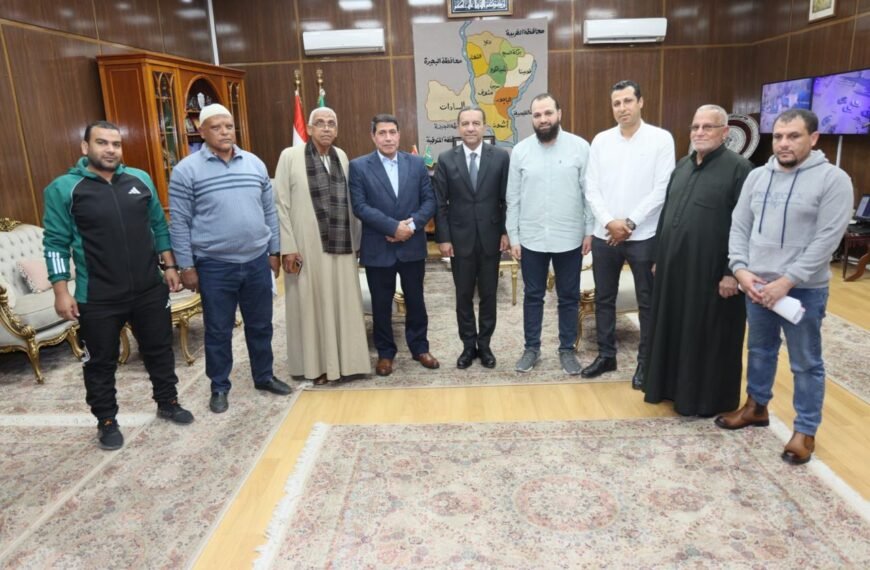 محافظ المنوفية يلتقي عدد من أهالي منشية دملو لبحث شكواهم بحضور النائب محمود ترك