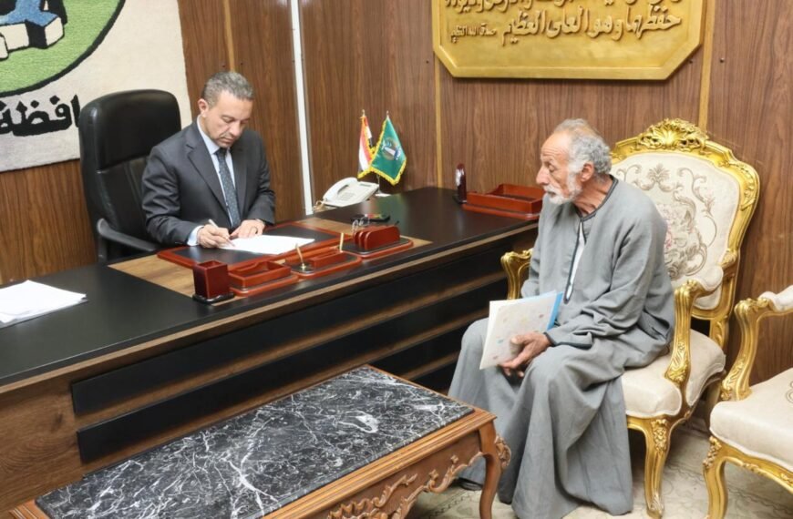 محافظ المنوفية يلتقي عدد من المواطنين ويوجه التخطيط العمراني والشئون القانونية بالفحص الفوري