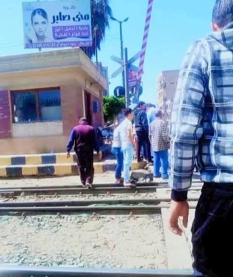 مصـرع سائق توك توك ضـحي بنفسه لإنقاذ فتاة من الموت&hellip;